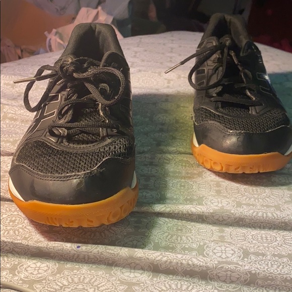 ASICS - Picture 2 of 3